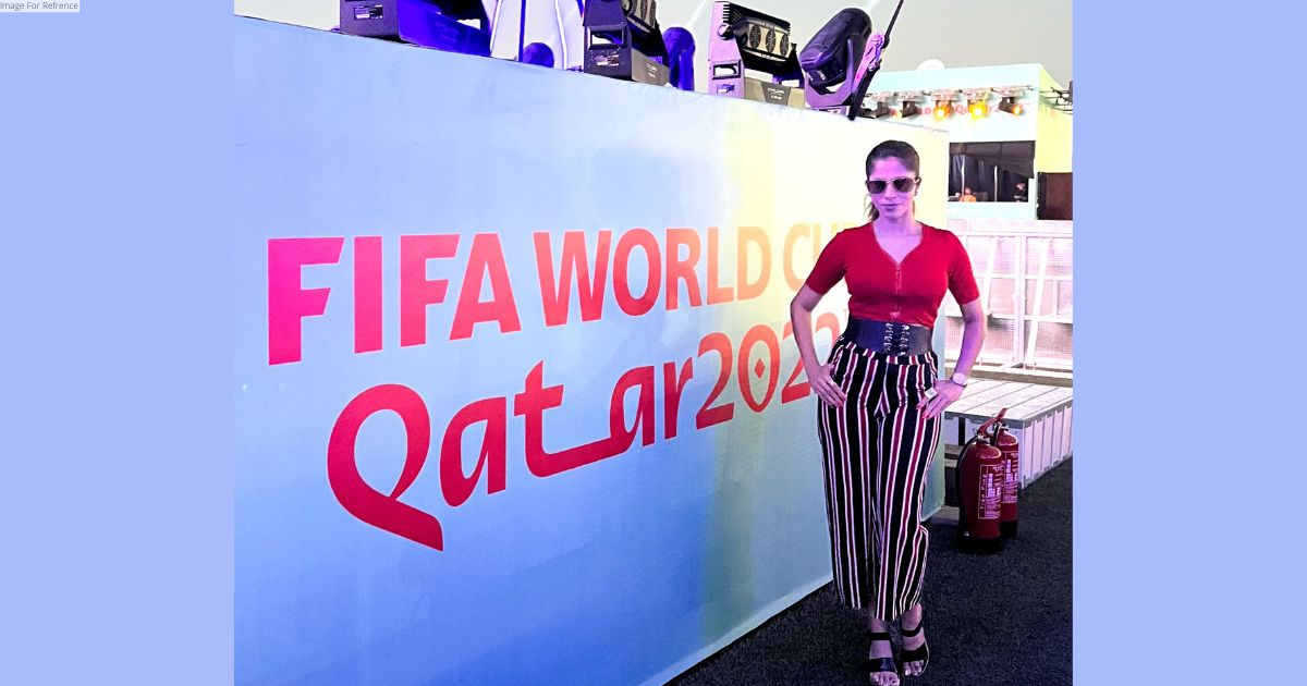 Nadia Hakani dresses in Qatari style on Qatar National day @FIFA